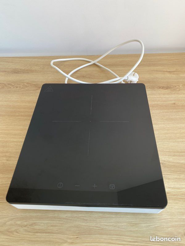 Vooraanzicht van de refurbished IKEA TILLREDA inductiekookplaat - 1-zone, wit